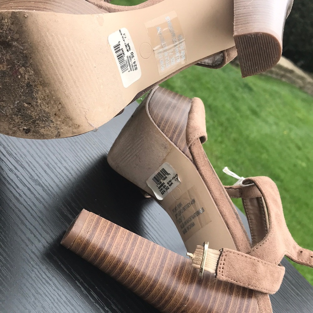 Heels - Picture 6 of 6